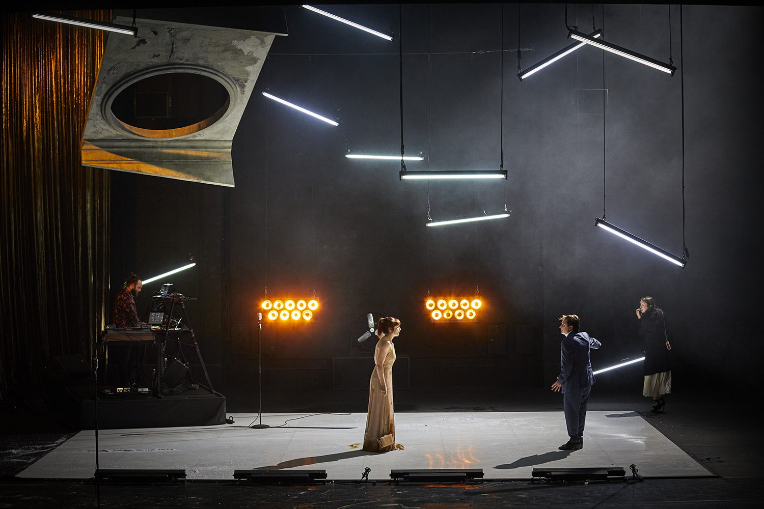 ivres-ambre-kahan-scenographie-grac-anne-sophie-olivier-dupuy-magali-genoud-laurent-meninger.jpg